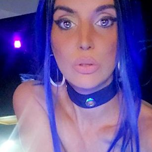 Model - Shalimar Rose deepthroat