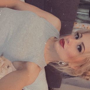 Model - LoraliLynn taboo