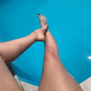 Model - GoddessHarley leather