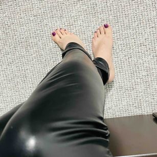 Model - GoddessHarley bdsm