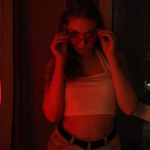 Model - AnyAmaazzy dance