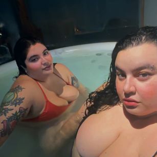 Model - ALPHA LESBIANS fetish