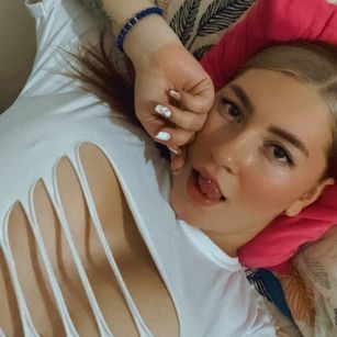 Model - Lexy Grayy taboo