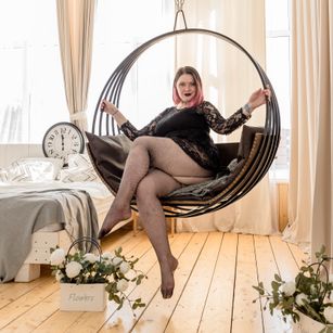 Model - Samantha Wist shaved