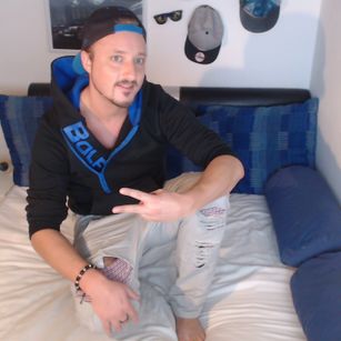 Model - Andy deepthroat