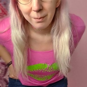 Model - JustKerry gamergirl