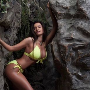 Model - MissSinger dancing