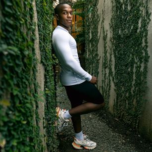 Model - Ashton Gray joi