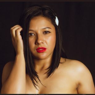 Model - Sharyjones office