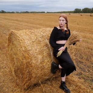 Model - Redhead blowjob