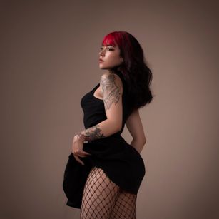 Model - Lilith Myers latina