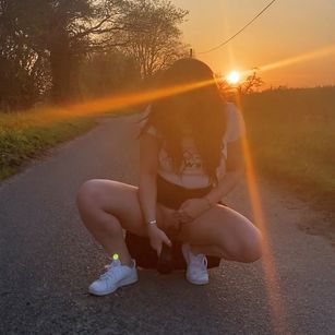 Model - BelleCumsHARD slut