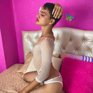 Model - SabrinaSex ts