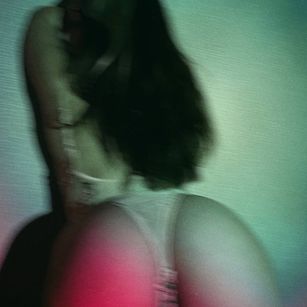 Model - MamieMeow shaved