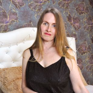 Model - EvelinaAdams milf