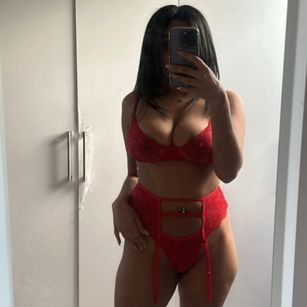 Model - RanixoUK cuckold