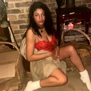 Model - MeghanSparkles sexy