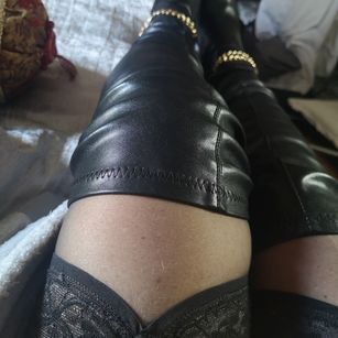 Model - Granny Edith Smith saggy