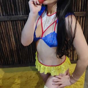 Model - saray miller coqueta