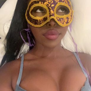 Model - PRINCESSLOLA Ebony