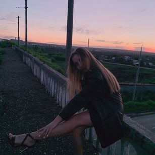 Model - Alissa Blonde