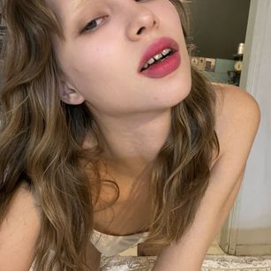 Model - Ewa Eden hairy