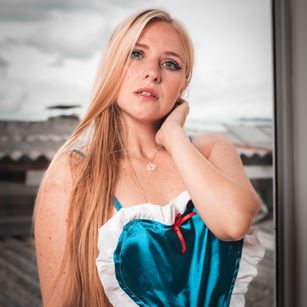 Model - Emily Sumer teen