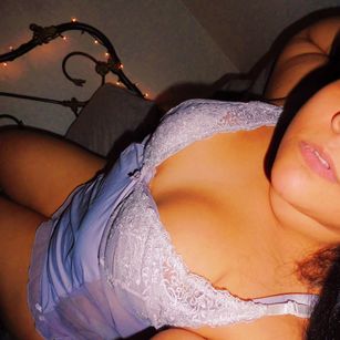 Model - ValentinaCanada shaved