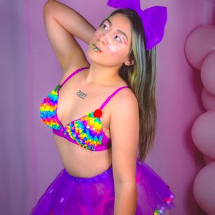 Model - Nicolle White dildo