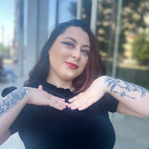 Model - HeraDevine squirt