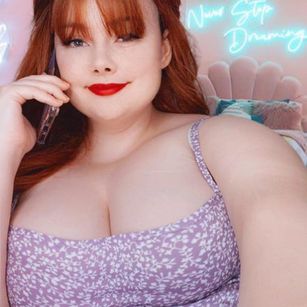 Model - Allie Sparks petite