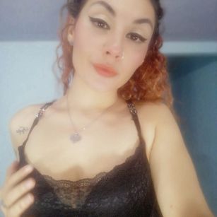 Model - Cristal Paris masturbation