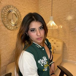 Model - paulette parker squirt