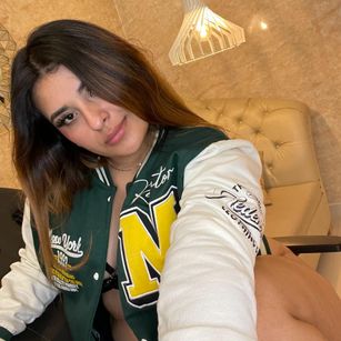 Model - paulette parker squirt