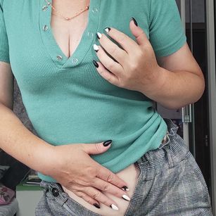 Model - Smuzi striptease