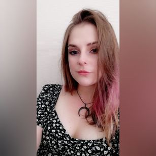 Model - Violetta_bloom feet