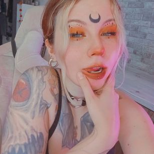 Model - April HentaiGirl bigass