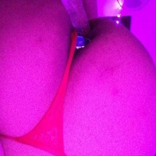 Model - paulette parker feet