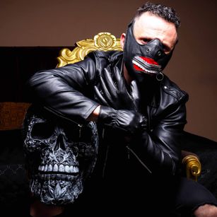 Model - Krizz rocca hard