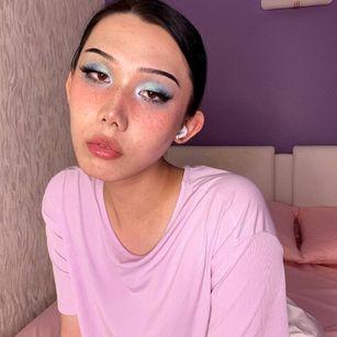 Model - Kaia Bigdick