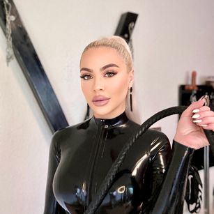 Model - Angie striptease