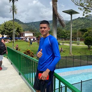 Model - Leyder hairy