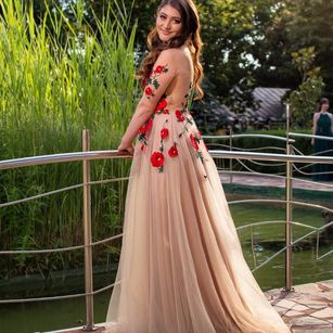 Model - HaileyMayers naked