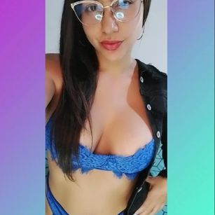 Model - Aarina Flowers bigtits