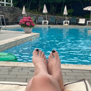 Model - GoddessHarley smoking