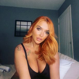 Model - Lucy Rose shaved