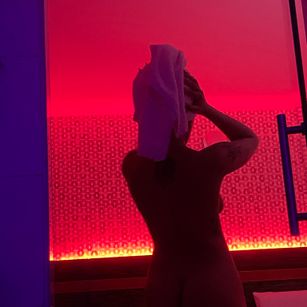 Model - Elizabeth corazon de leon hairybush