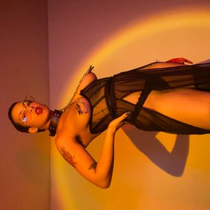 Model - Elizabeth corazon de leon puffyniples