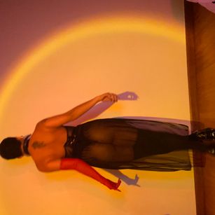 Model - Elizabeth corazon de leon puffyniples