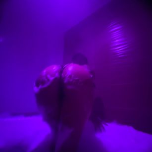 Model - Elizabeth corazon de leon hairybush